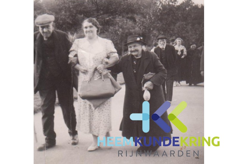 br119 Paula Bruns - vd loo met ouden- vandagen